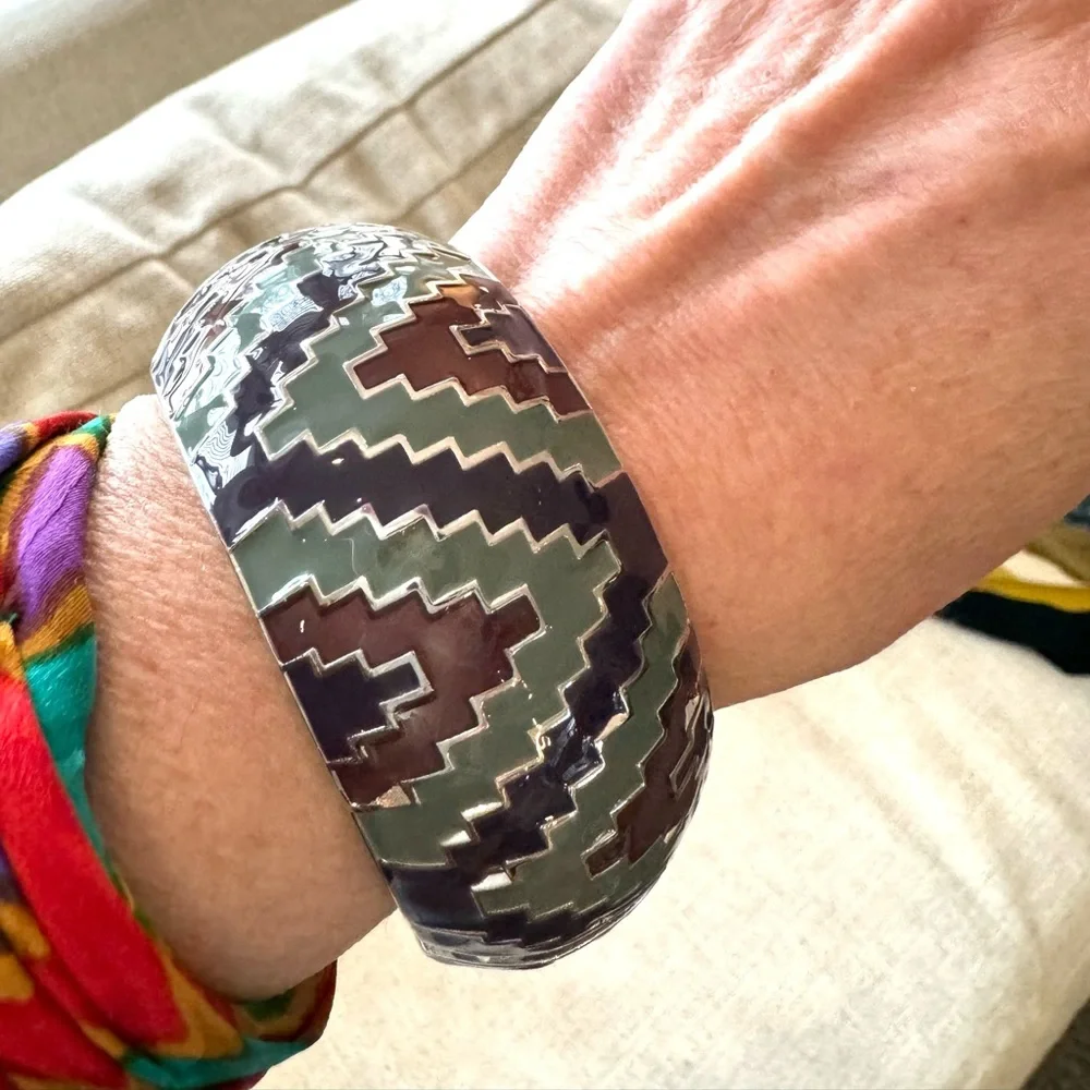 Aztec Pattern Enameled Clamper Bracelet - Picture 7 of 10